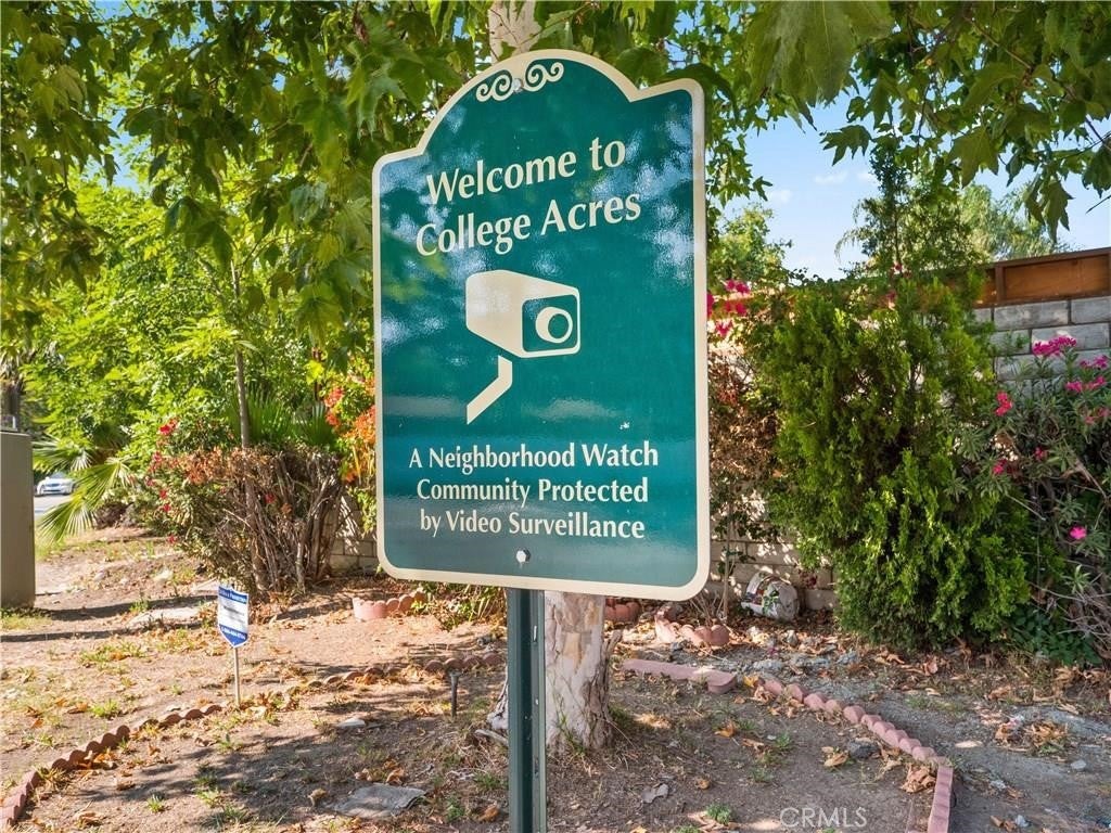 Woodland Hills, California, 91367, United States, 5 Bedrooms Bedrooms, ,5 BathroomsBathrooms,Residential,Pending,1843402