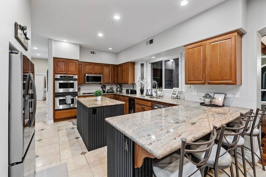 Escondido, California, 92025, United States, 5 Bedrooms Bedrooms, ,4 BathroomsBathrooms,Residential,Active,1969680