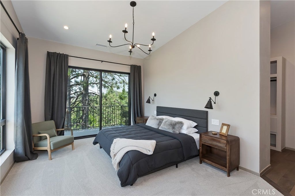 Lake Arrowhead, California, 92352, United States, 3 Bedrooms Bedrooms, ,3 BathroomsBathrooms,Residential,Active,1972160