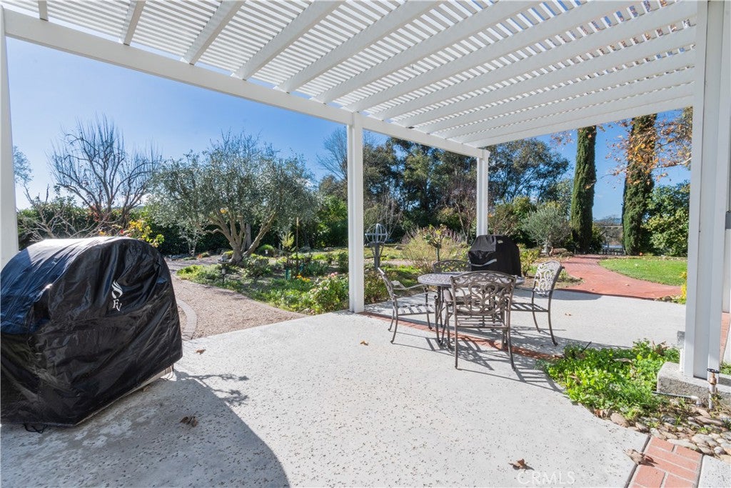 Paso Robles, California, 93446, United States, 4 Bedrooms Bedrooms, ,5 BathroomsBathrooms,Residential,Active,2016421
