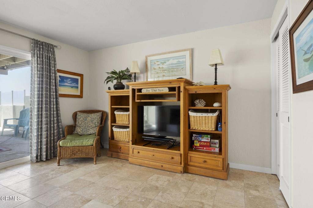 Oxnard, California, 93035, United States, 5 Bedrooms Bedrooms, ,3 BathroomsBathrooms,Residential,Active,1933720