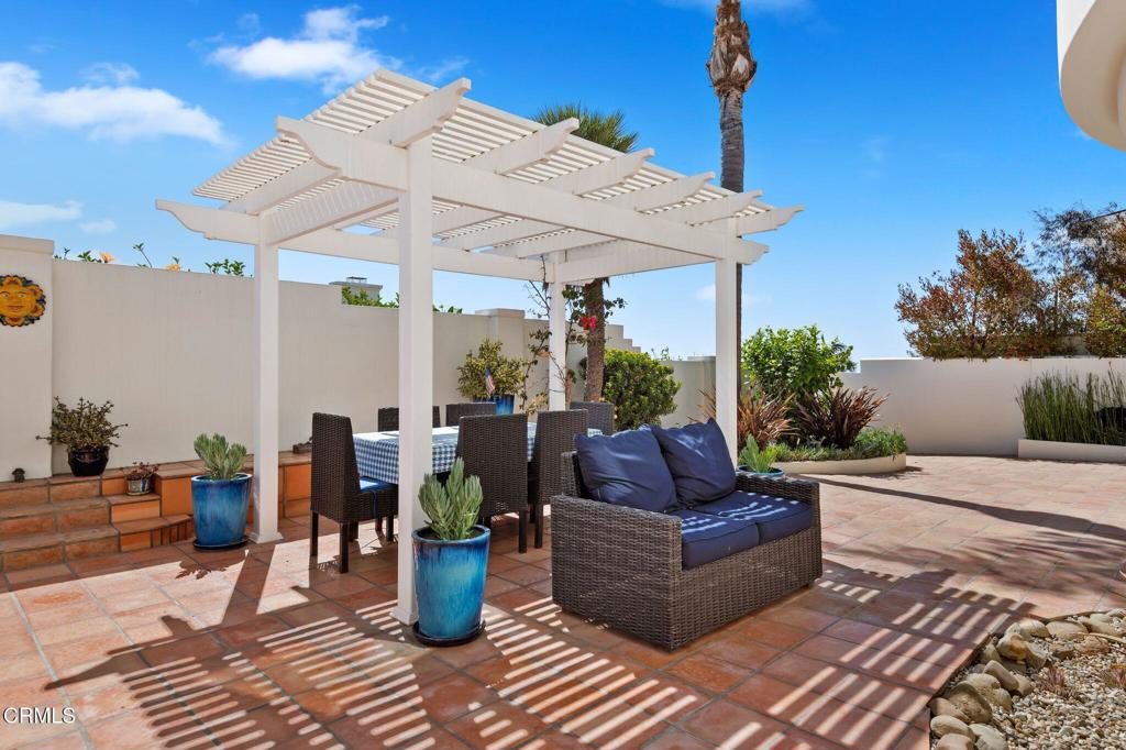 Ventura, California, 93001, United States, ,4 BathroomsBathrooms,Residential,Active,1853317