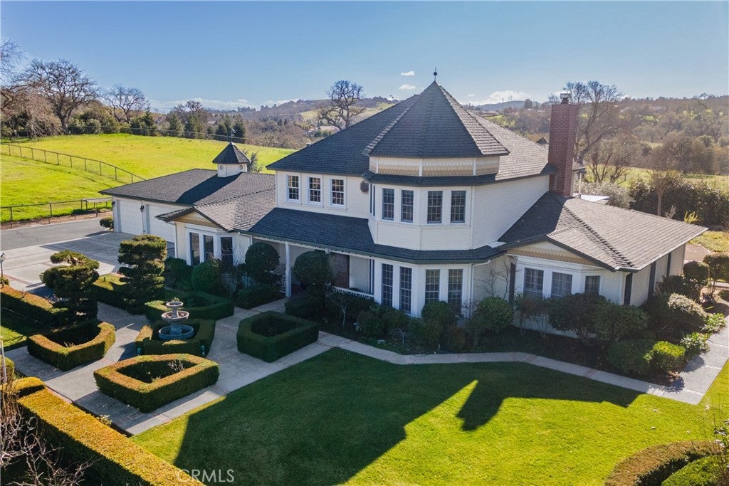 Paso Robles, California, 93446, United States, 4 Bedrooms Bedrooms, ,5 BathroomsBathrooms,Residential,Active,2016421