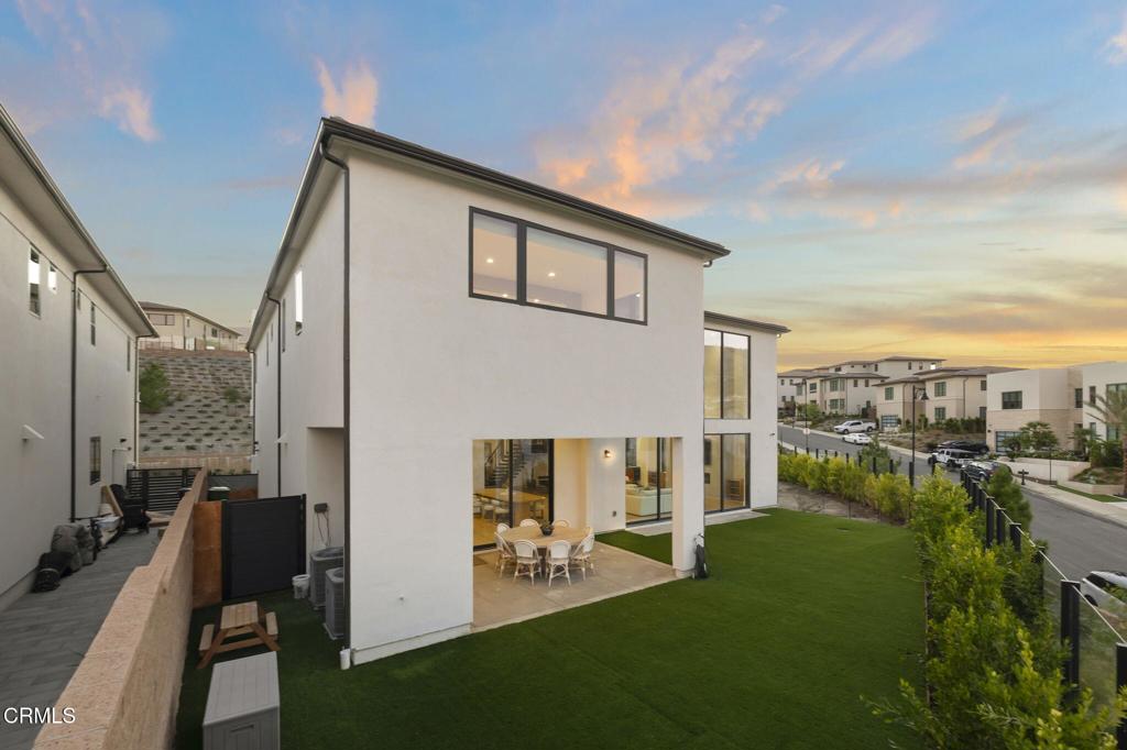 Porter Ranch, California, 91326, United States, 5 Bedrooms Bedrooms, ,6 BathroomsBathrooms,Residential,Active,1965808