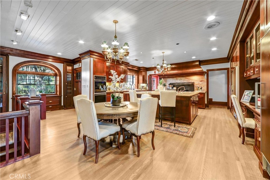 Pasadena, California, 91106, United States, 8 Bedrooms Bedrooms, ,10 BathroomsBathrooms,Residential,Active,1996260