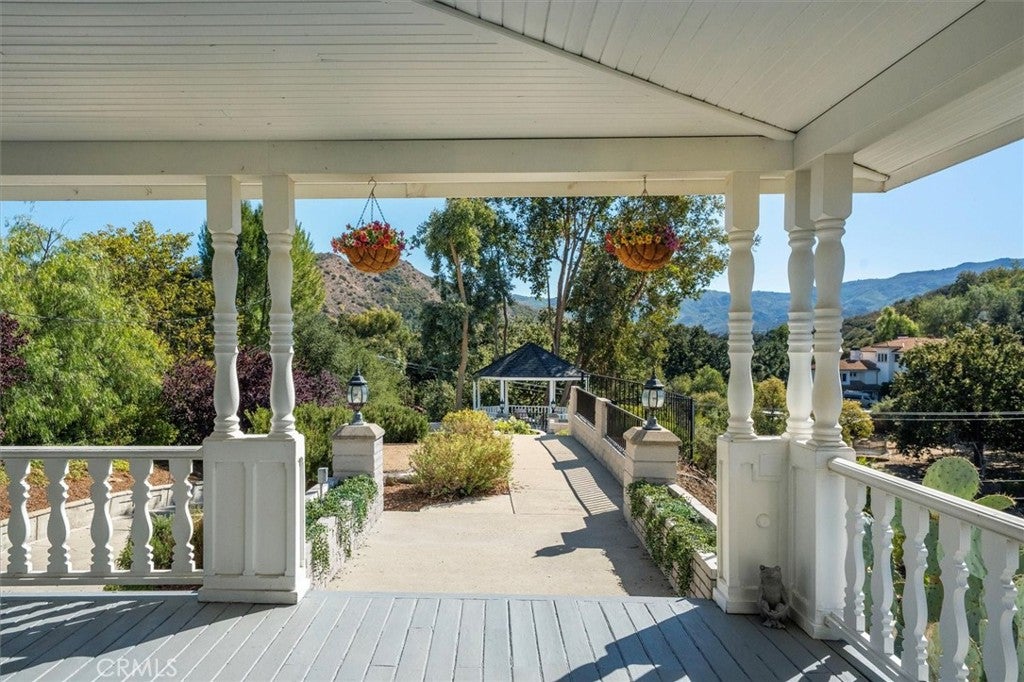 Agoura Hills, California, 91301, United States, 4 Bedrooms Bedrooms, ,5 BathroomsBathrooms,Residential,Active,1966025