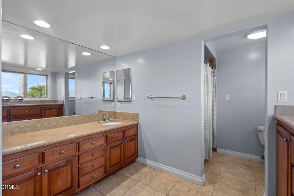 Camarillo, California, 93010, United States, 4 Bedrooms Bedrooms, ,4 BathroomsBathrooms,Residential,Active,1853635