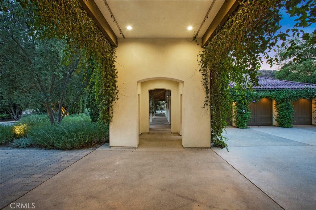 Silverado, California, 92676, United States, 6 Bedrooms Bedrooms, ,9 BathroomsBathrooms,Residential,Active,1926709