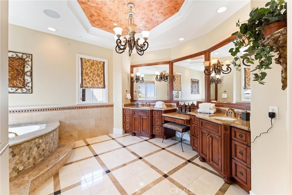 Ladera Ranch, California, 92694, United States, 5 Bedrooms Bedrooms, ,6 BathroomsBathrooms,Residential,Active,1798097