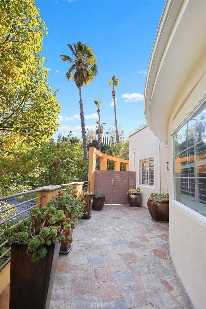 South Pasadena, California, 91030, United States, 4 Bedrooms Bedrooms, ,5 BathroomsBathrooms,Residential,Active,1968417