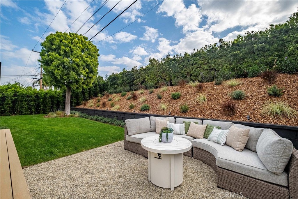 Redondo Beach, California, 90277, United States, 4 Bedrooms Bedrooms, ,3 BathroomsBathrooms,Residential,Active,1990651