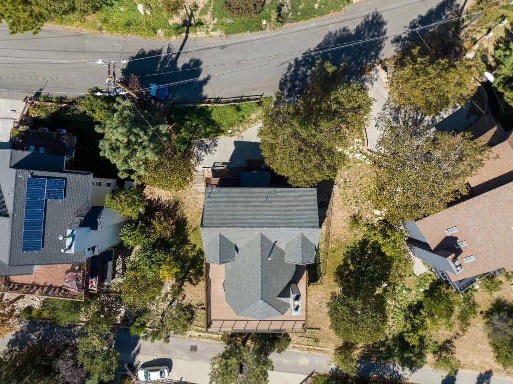 Lake Arrowhead, California, 92352, United States, 3 Bedrooms Bedrooms, ,3 BathroomsBathrooms,Residential,Active,1952988