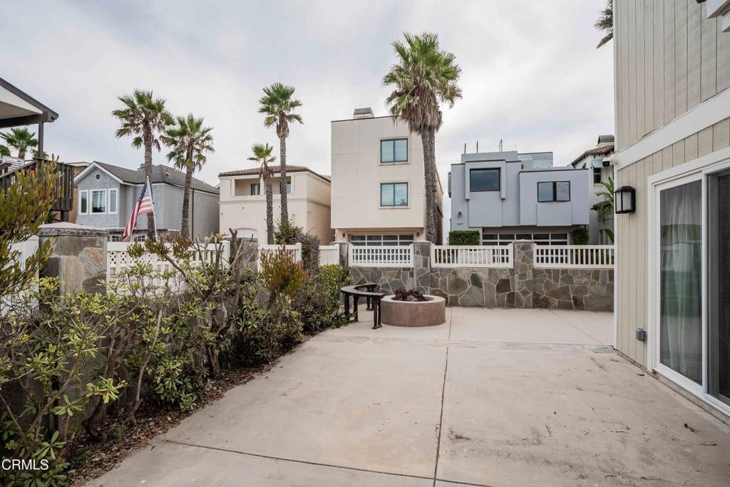 Oxnard, California, 93035, United States, 4 Bedrooms Bedrooms, ,5 BathroomsBathrooms,Residential,Active,1946436