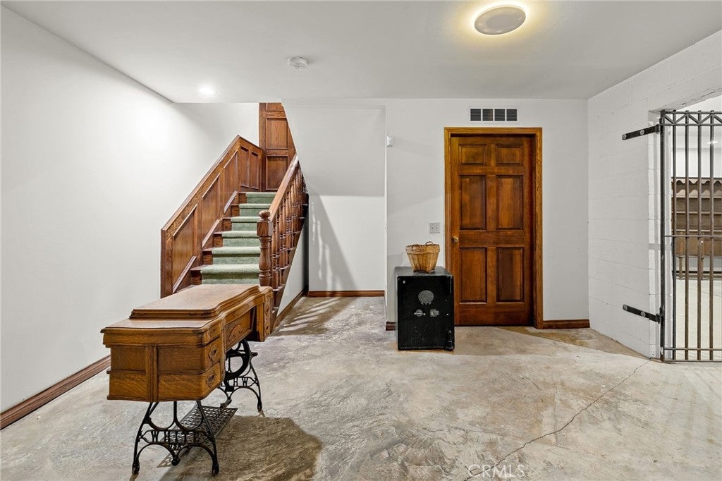 Glendora, California, 91741, United States, 8 Bedrooms Bedrooms, ,7 BathroomsBathrooms,Residential,Active,1900207