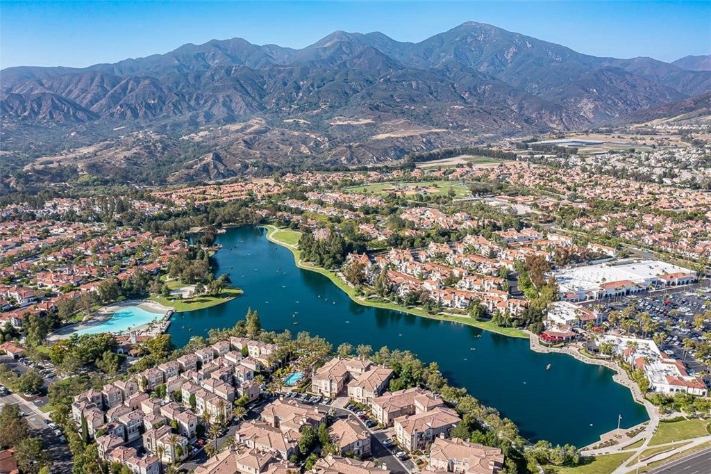 Rancho Santa Margarita, California, 92688, United States, 4 Bedrooms Bedrooms, ,3 BathroomsBathrooms,Residential,Active,2011858