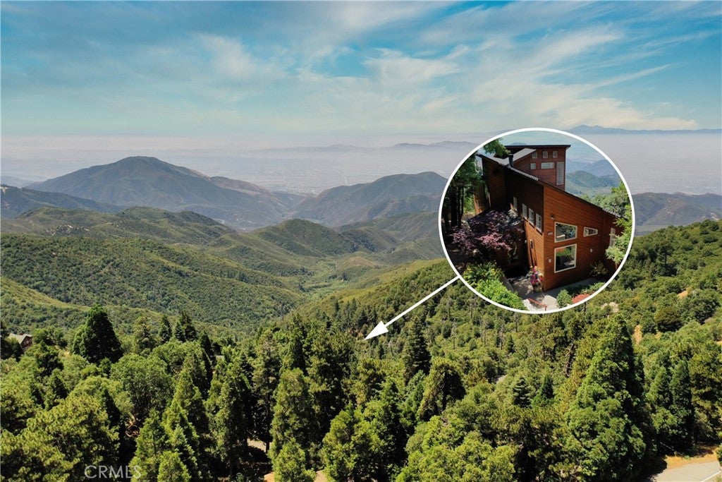 Lake Arrowhead, California, 92352, United States, 2 Bedrooms Bedrooms, ,3 BathroomsBathrooms,Residential,Active,1988419