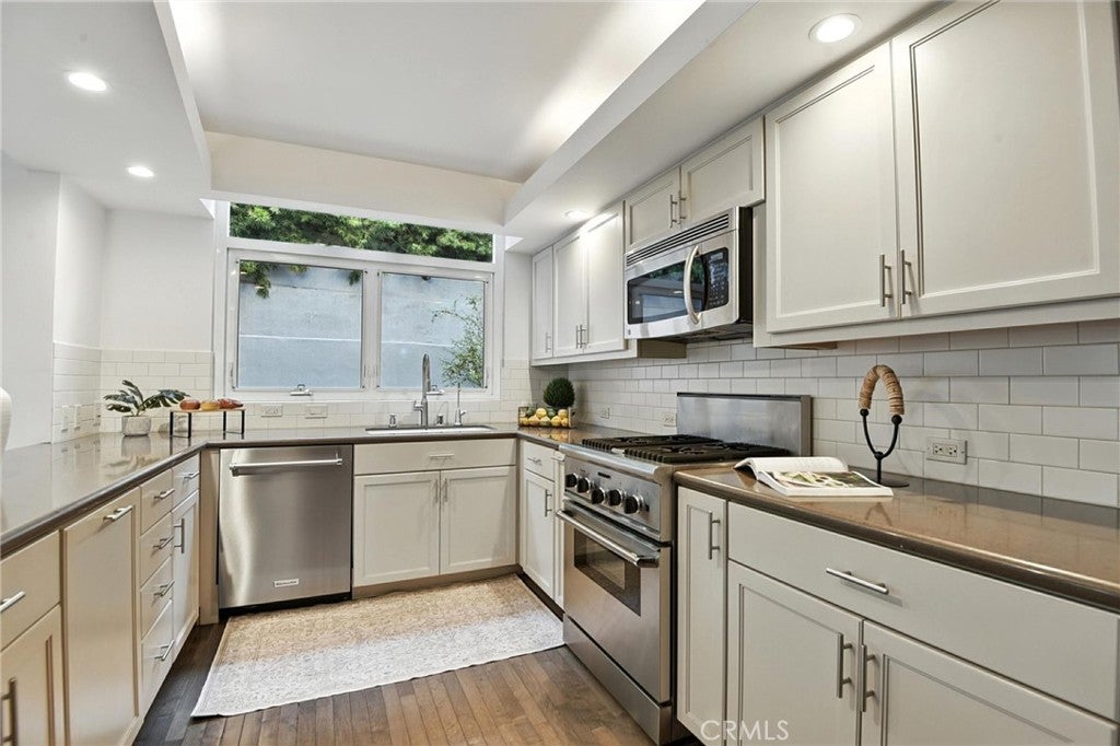 Santa Monica, California, 90405, United States, ,3 BathroomsBathrooms,Residential,Active,1894761