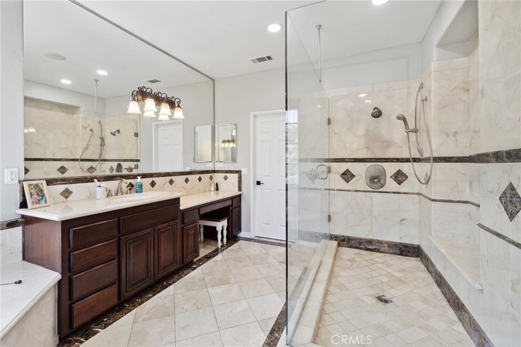 Yucaipa, California, 92399, United States, 4 Bedrooms Bedrooms, ,6 BathroomsBathrooms,Residential,Active,1858722