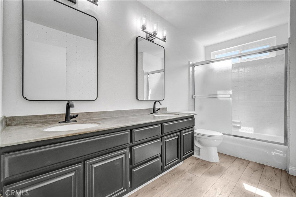 Mission Viejo, California, 92691, United States, 5 Bedrooms Bedrooms, ,3 BathroomsBathrooms,Residential,Active,1986876