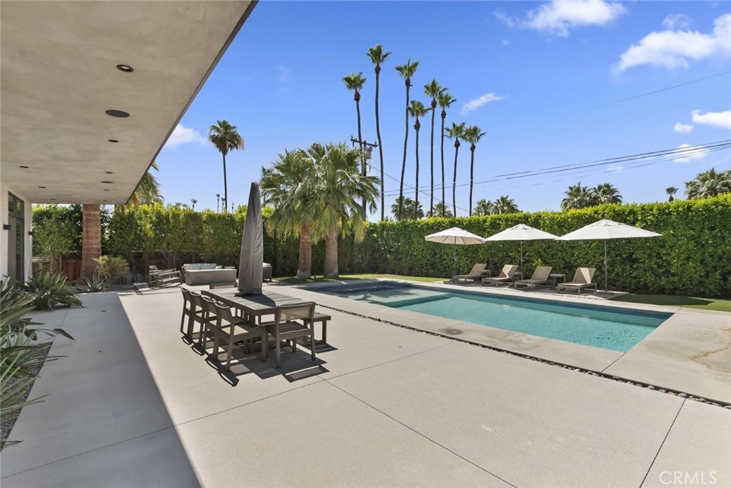 Palm Springs, California, 92264, United States, 4 Bedrooms Bedrooms, ,5 BathroomsBathrooms,Residential,Active,1999334