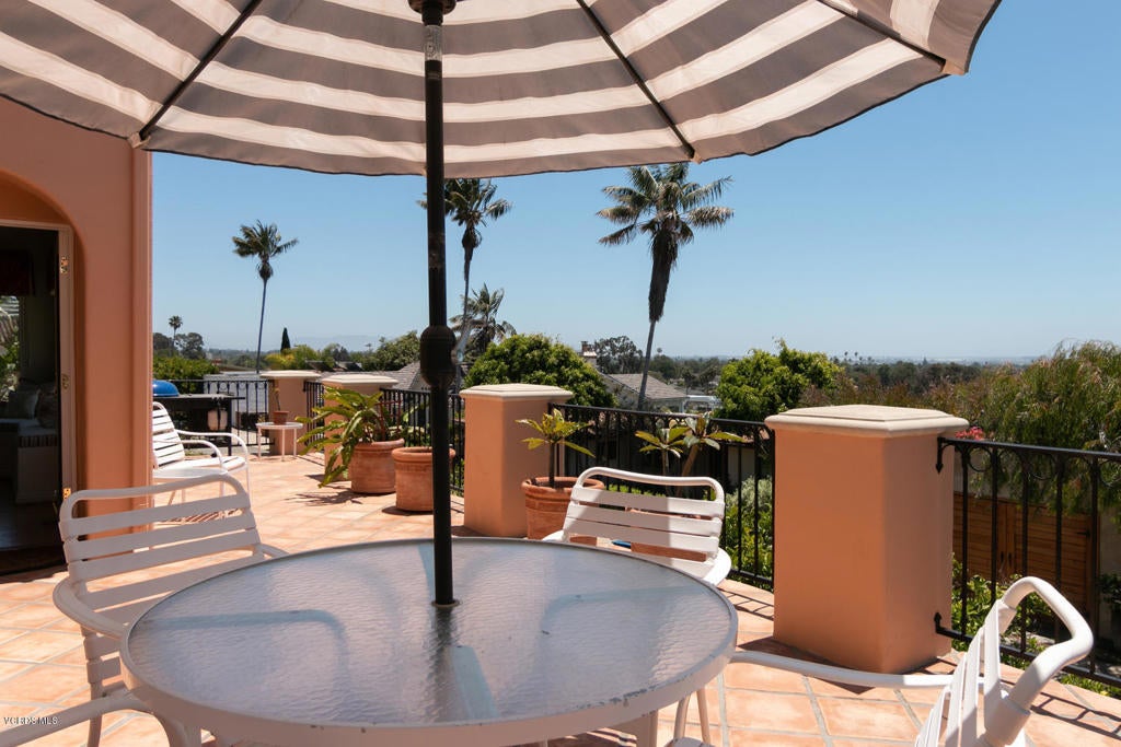 Ventura, California, 93001, United States, 4 Bedrooms Bedrooms, ,4 BathroomsBathrooms,Residential,Contingent,1944037