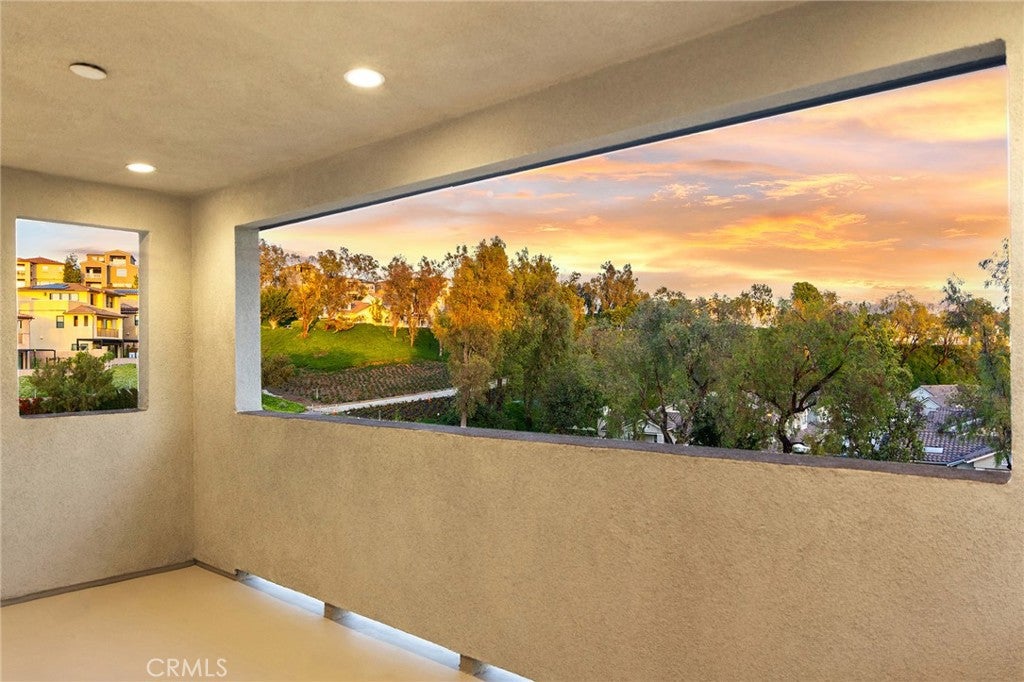Lake Forest, California, 92630, United States, 5 Bedrooms Bedrooms, ,6 BathroomsBathrooms,Residential,Active,1801044