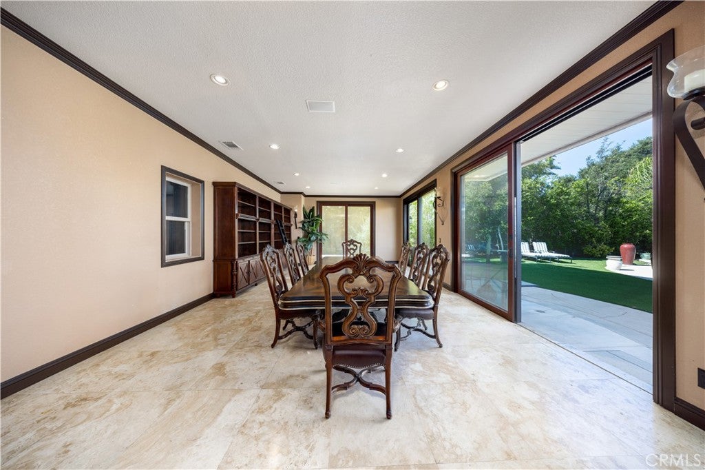 Pomona, California, 91766, United States, 5 Bedrooms Bedrooms, ,5 BathroomsBathrooms,Residential,Active,1989773