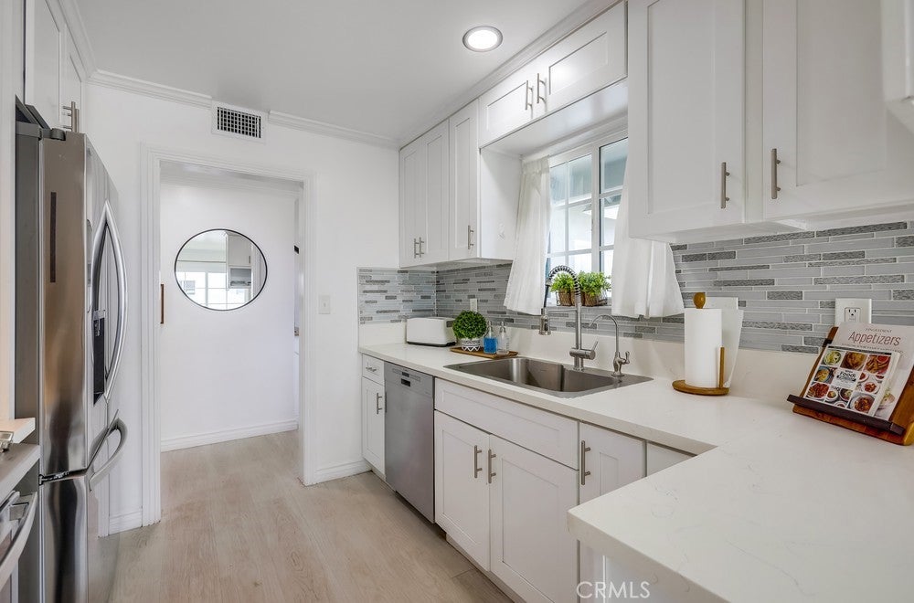 Garden Grove, California, 92845, United States, 5 Bedrooms Bedrooms, ,2 BathroomsBathrooms,Residential,Active,1927673