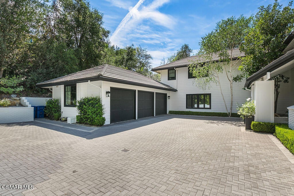 Westlake Village, California, 91362, United States, 6 Bedrooms Bedrooms, ,6 BathroomsBathrooms,Residential,Active,2031759