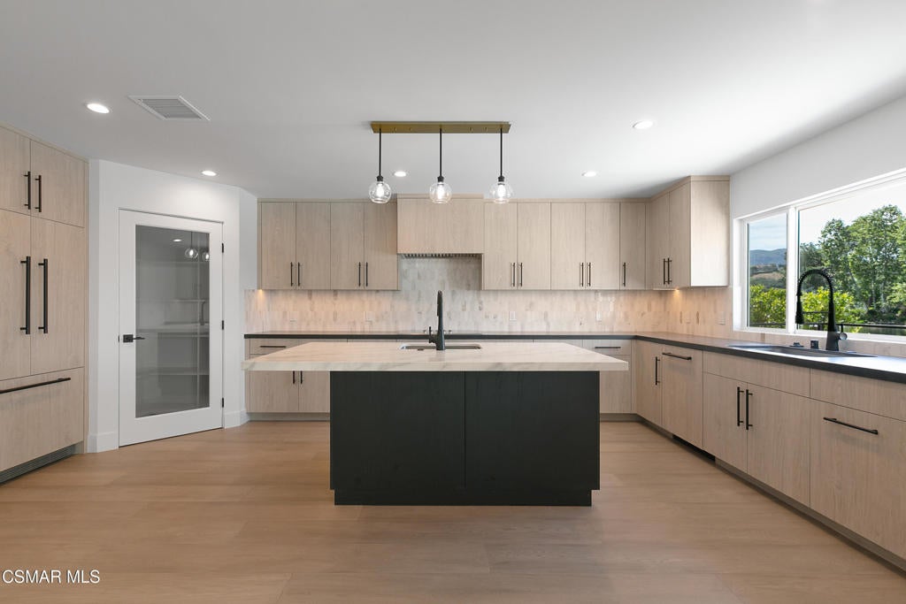 Westlake Village, California, 91361, United States, 3 Bedrooms Bedrooms, ,3 BathroomsBathrooms,Residential,Active,2031761