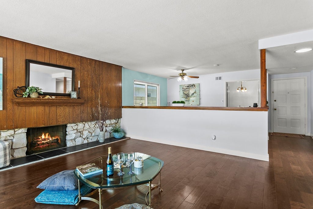 Seal Beach, California, 90740, United States, 4 Bedrooms Bedrooms, ,2 BathroomsBathrooms,Residential,Active,1900161