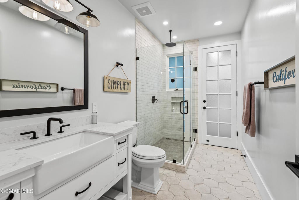 Agoura Hills, California, 91301, United States, 5 Bedrooms Bedrooms, ,7 BathroomsBathrooms,Residential,Pending,2006769