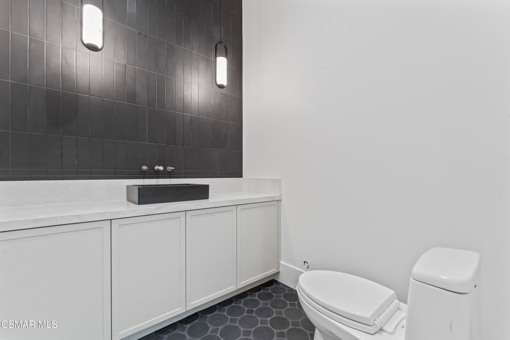 Camarillo, California, 93010, United States, 6 Bedrooms Bedrooms, ,7 BathroomsBathrooms,Residential,Active,2013156