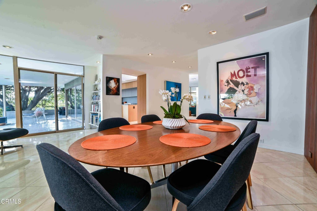 Pasadena, California, 91107, United States, 5 Bedrooms Bedrooms, ,5 BathroomsBathrooms,Residential,Active,1941341