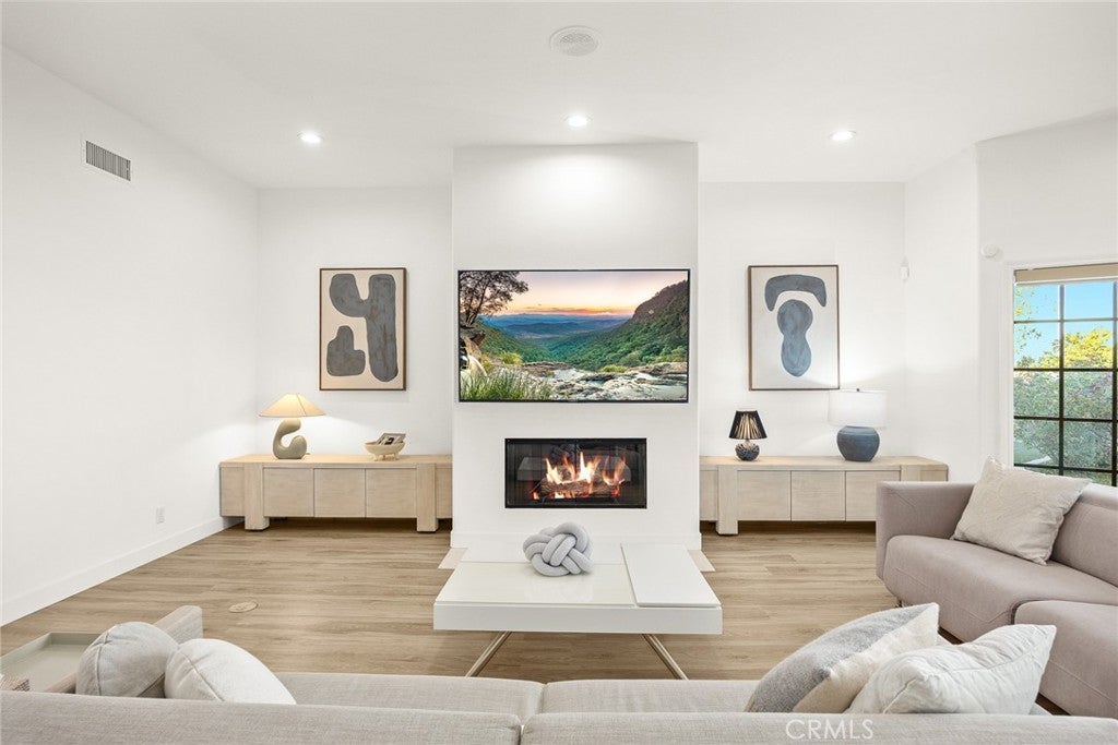 Chino Hills, California, 91709, United States, 4 Bedrooms Bedrooms, ,6 BathroomsBathrooms,Residential,Active,1992246