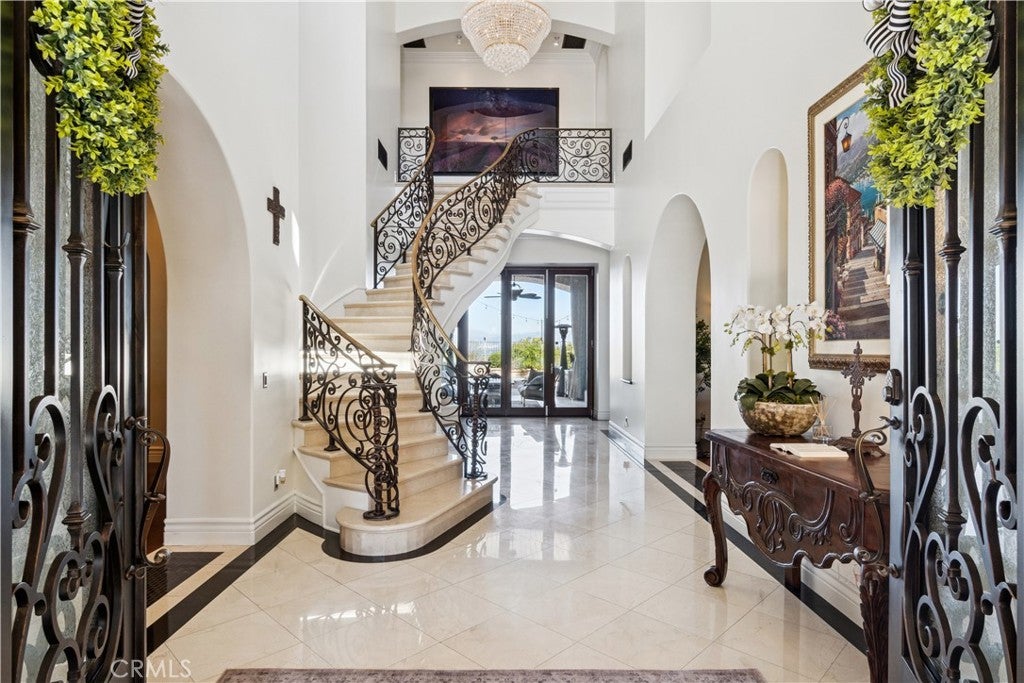 Valencia, California, 91381, United States, 7 Bedrooms Bedrooms, ,10 BathroomsBathrooms,Residential,Active,1959930