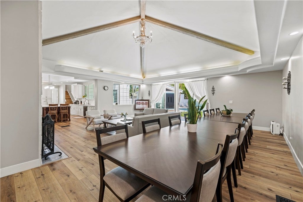 Northridge, California, 91325, United States, 4 Bedrooms Bedrooms, ,4 BathroomsBathrooms,Residential,Active,1936096