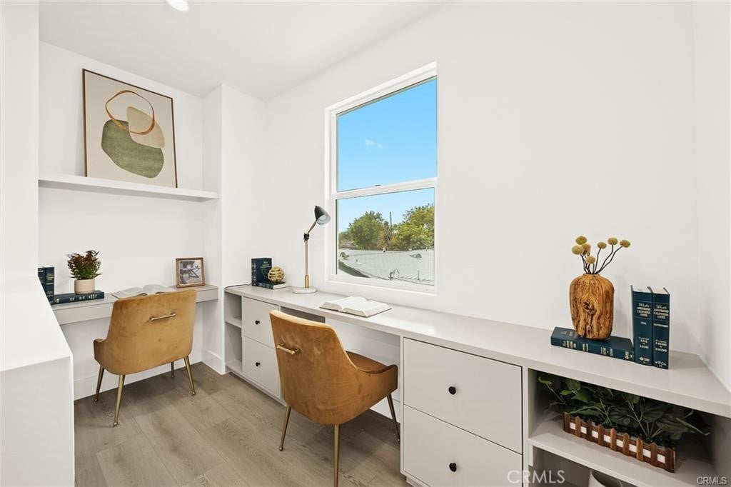 Pasadena, California, 91107, United States, 5 Bedrooms Bedrooms, ,6 BathroomsBathrooms,Residential,Active,1960137