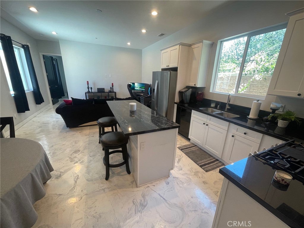 Corona, California, 92881, United States, 8 Bedrooms Bedrooms, ,9 BathroomsBathrooms,Residential,Active,1902941