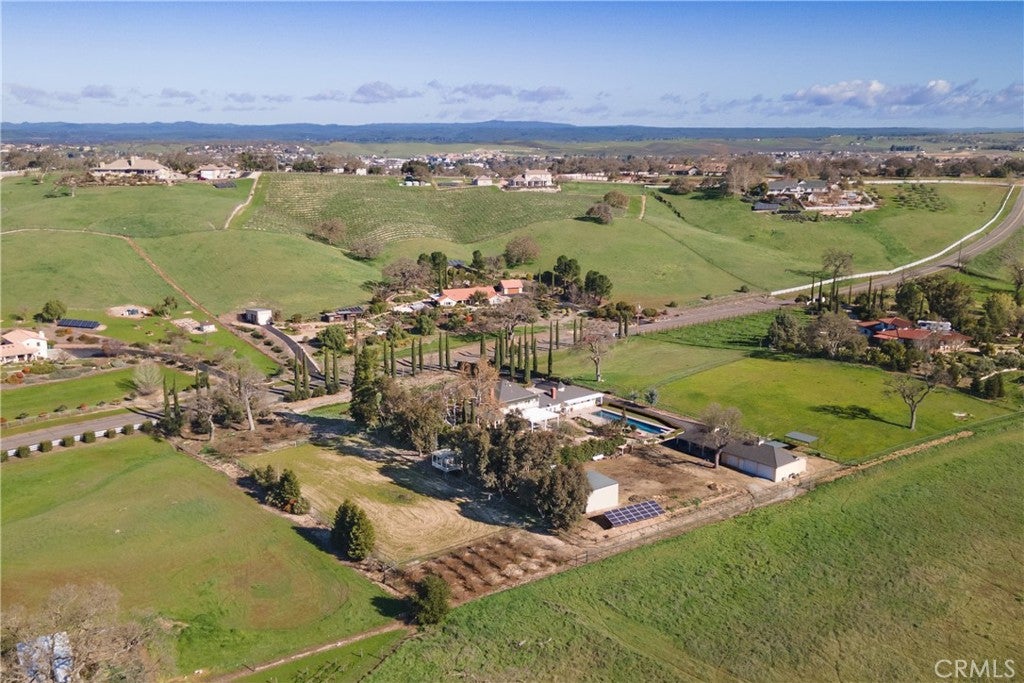 Paso Robles, California, 93446, United States, 4 Bedrooms Bedrooms, ,5 BathroomsBathrooms,Residential,Active,2016421