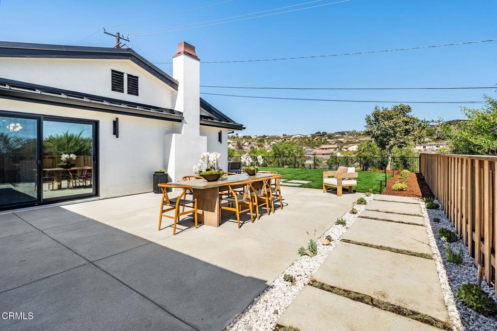 Ventura, California, 93003, United States, 4 Bedrooms Bedrooms, ,3 BathroomsBathrooms,Residential,Active,1936147