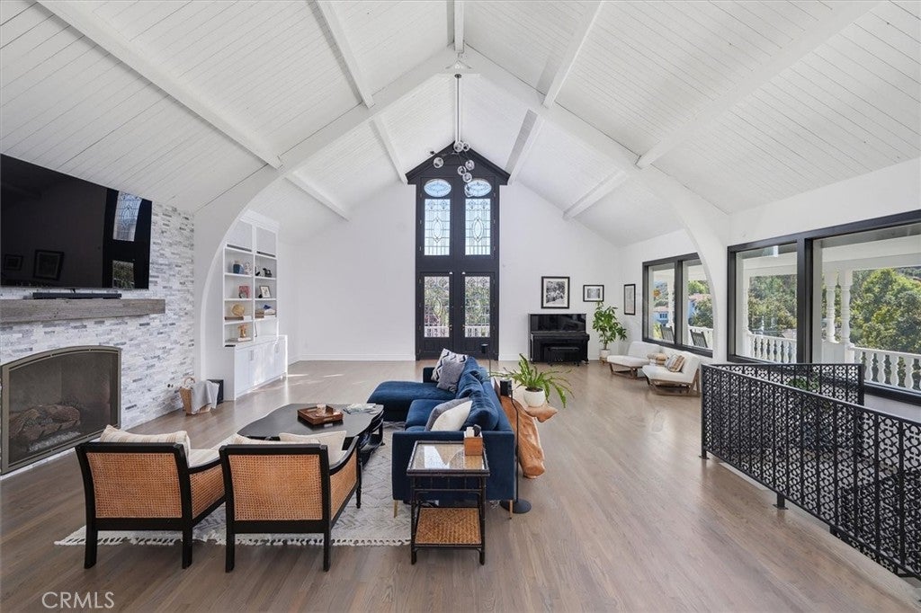 Agoura Hills, California, 91301, United States, 4 Bedrooms Bedrooms, ,5 BathroomsBathrooms,Residential,Active,1966025