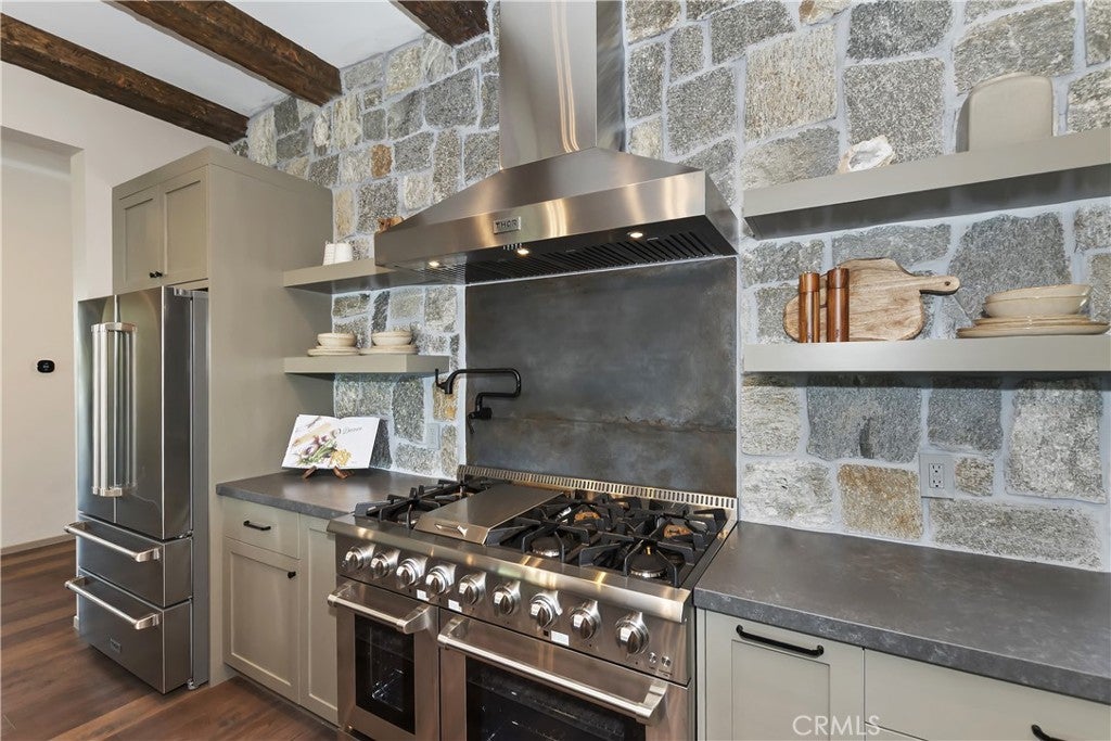 Lake Arrowhead, California, 92352, United States, 3 Bedrooms Bedrooms, ,3 BathroomsBathrooms,Residential,Active,1972160