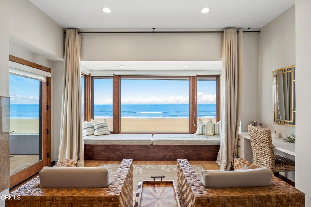 Oxnard, California, 93035, United States, 5 Bedrooms Bedrooms, ,5 BathroomsBathrooms,Residential,Active,1968422