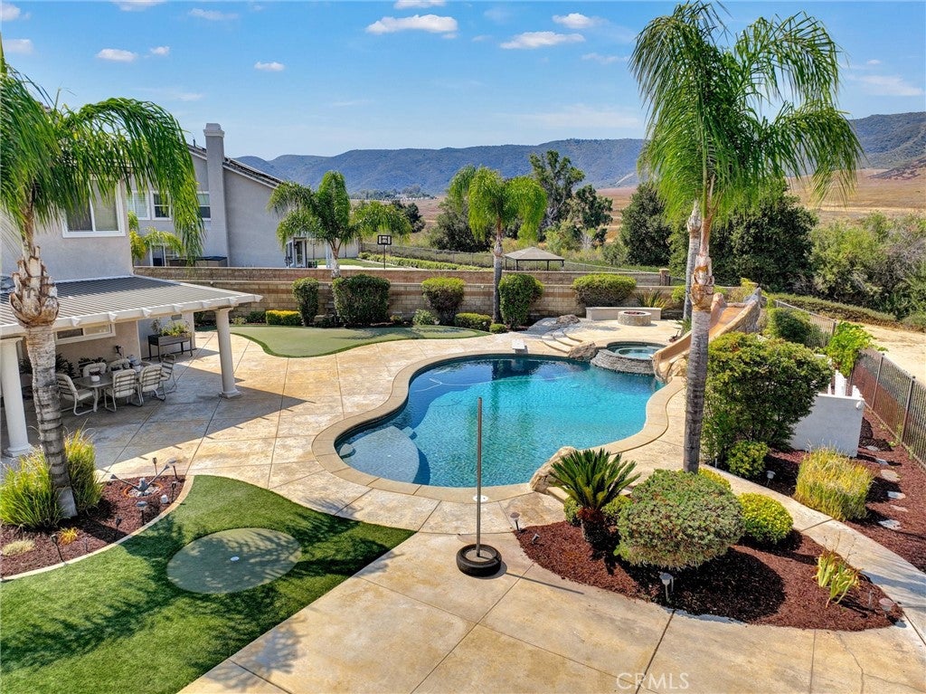 Murrieta, California, 92562, United States, 6 Bedrooms Bedrooms, ,5 BathroomsBathrooms,Residential,Active,1914833