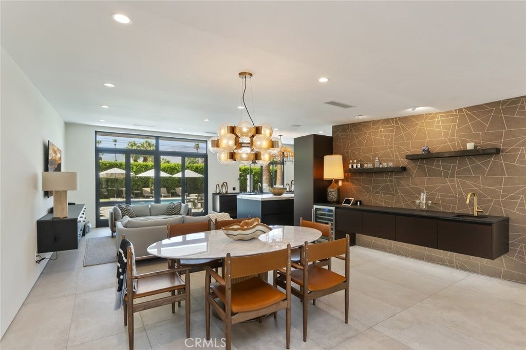 Palm Springs, California, 92264, United States, 4 Bedrooms Bedrooms, ,5 BathroomsBathrooms,Residential,Active,1999334