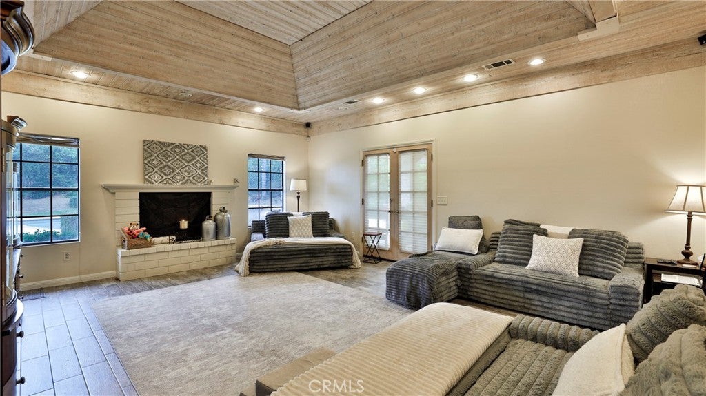 Redlands, California, 92373, United States, 5 Bedrooms Bedrooms, ,4 BathroomsBathrooms,Residential,Active,1985883