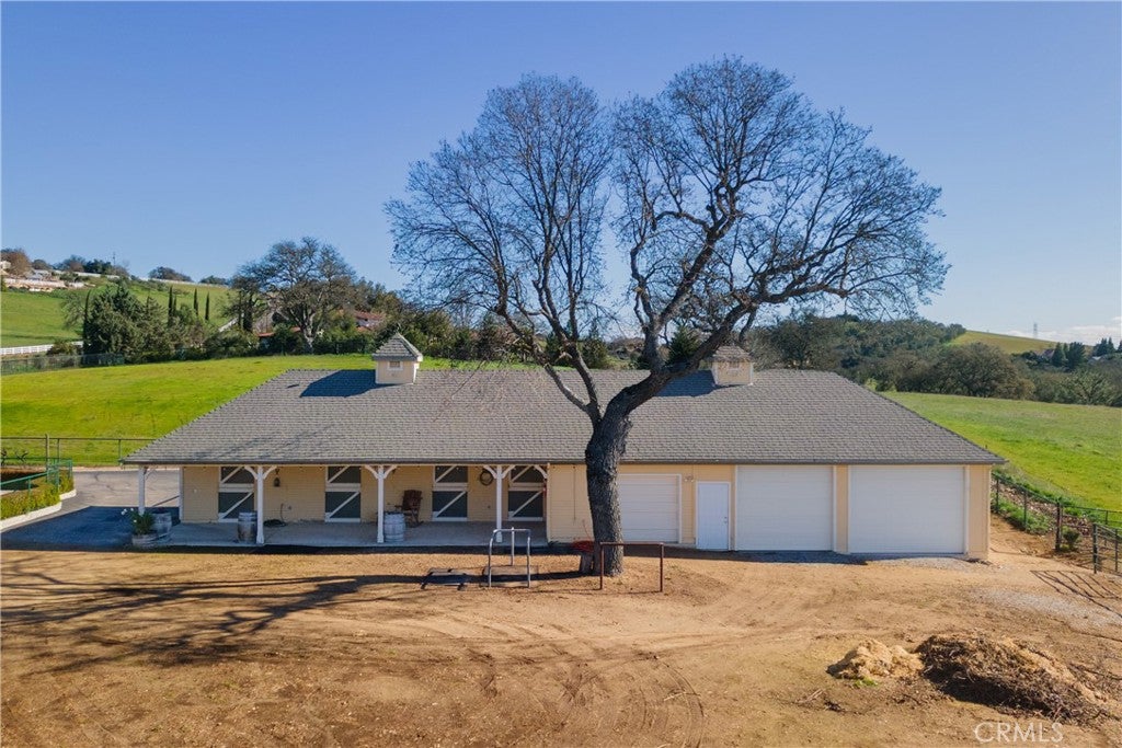 Paso Robles, California, 93446, United States, 4 Bedrooms Bedrooms, ,5 BathroomsBathrooms,Residential,Active,2016421