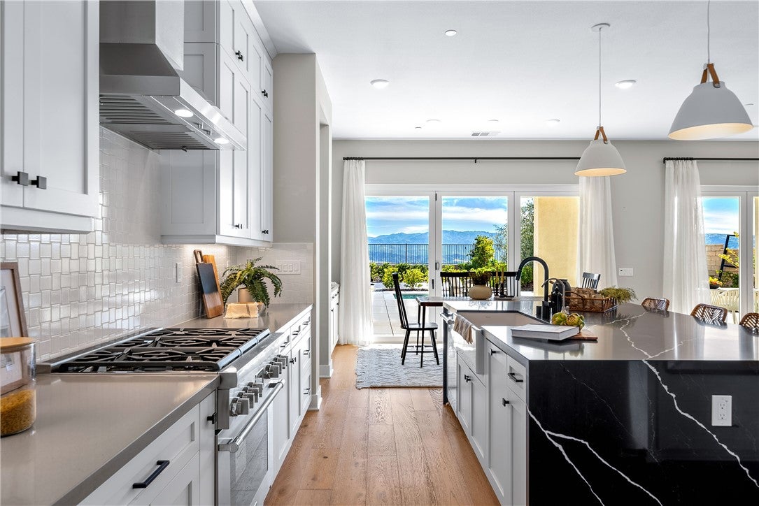 Castaic, California, 91384, United States, 6 Bedrooms Bedrooms, ,6 BathroomsBathrooms,Residential,Active,2006979