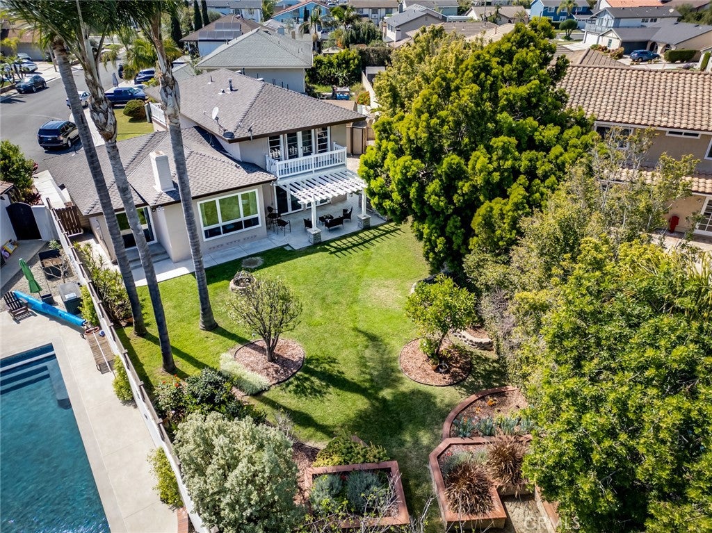 Huntington Beach, California, 92647, United States, 4 Bedrooms Bedrooms, ,3 BathroomsBathrooms,Residential,Active,2030516